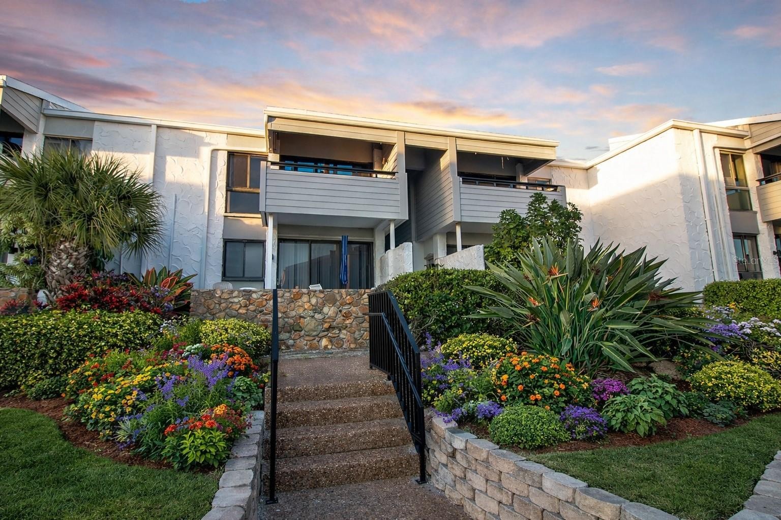 1555 TARPON CENTER DR #214