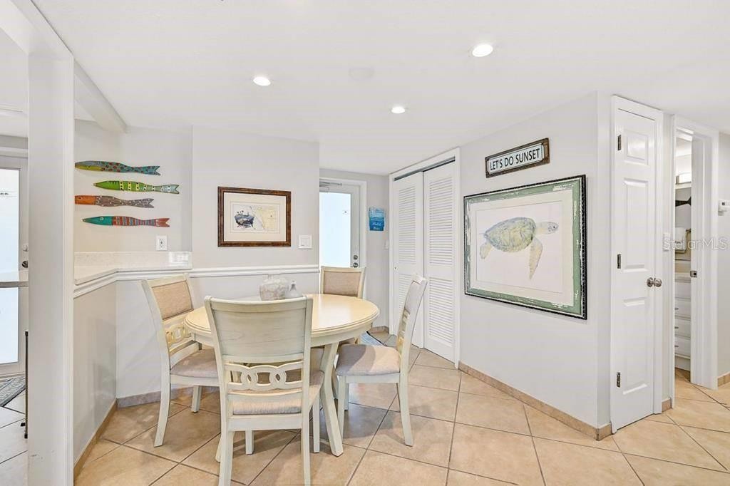 6154 MIDNIGHT PASS RD #206