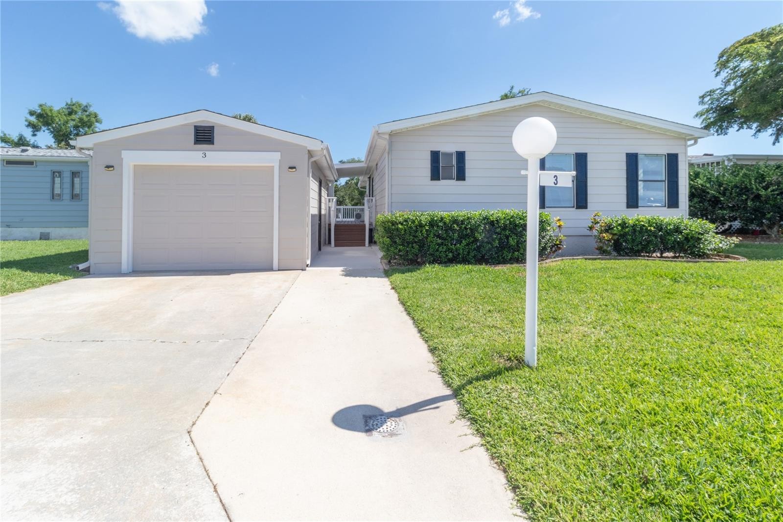 3 MEADOW CIR