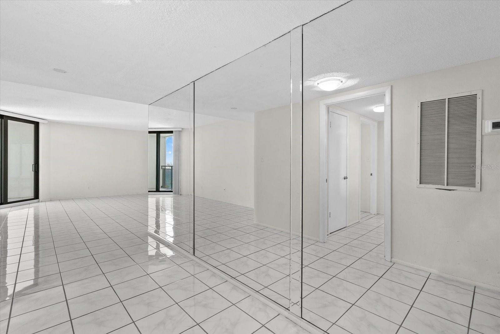 4822 OCEAN BLVD #11E