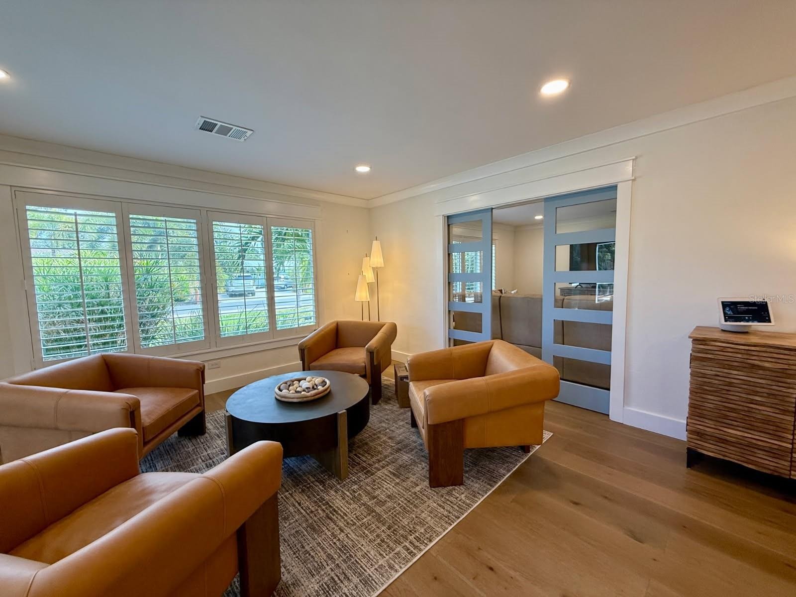 1833 PANDORA DR