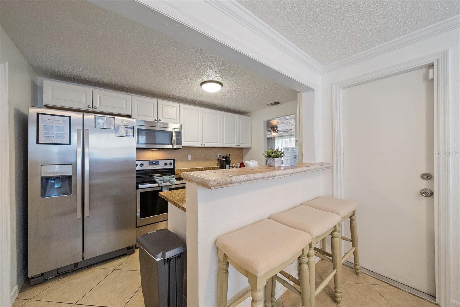 2135 LEE LN