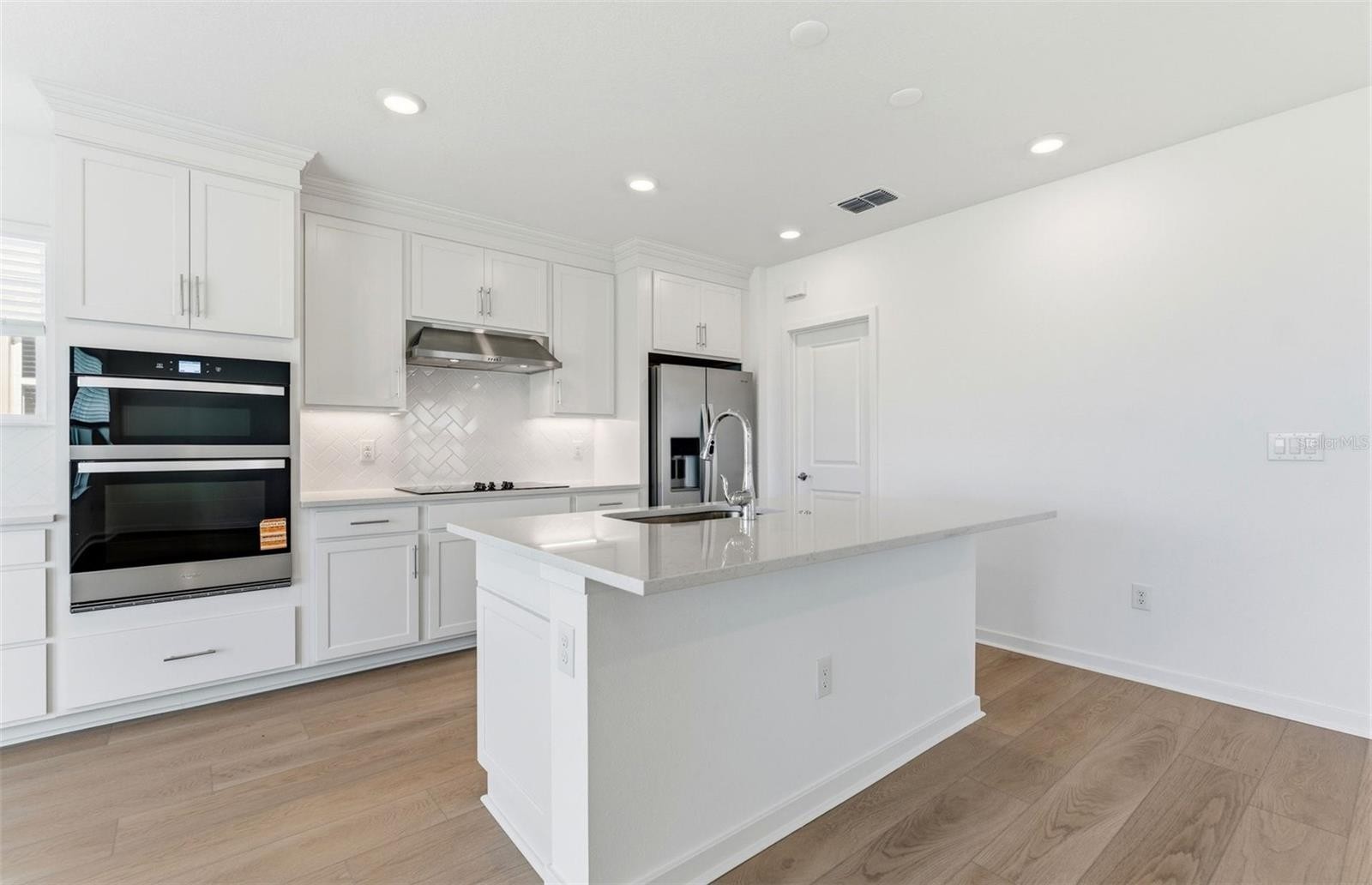 7910 PALM PARADISE PL