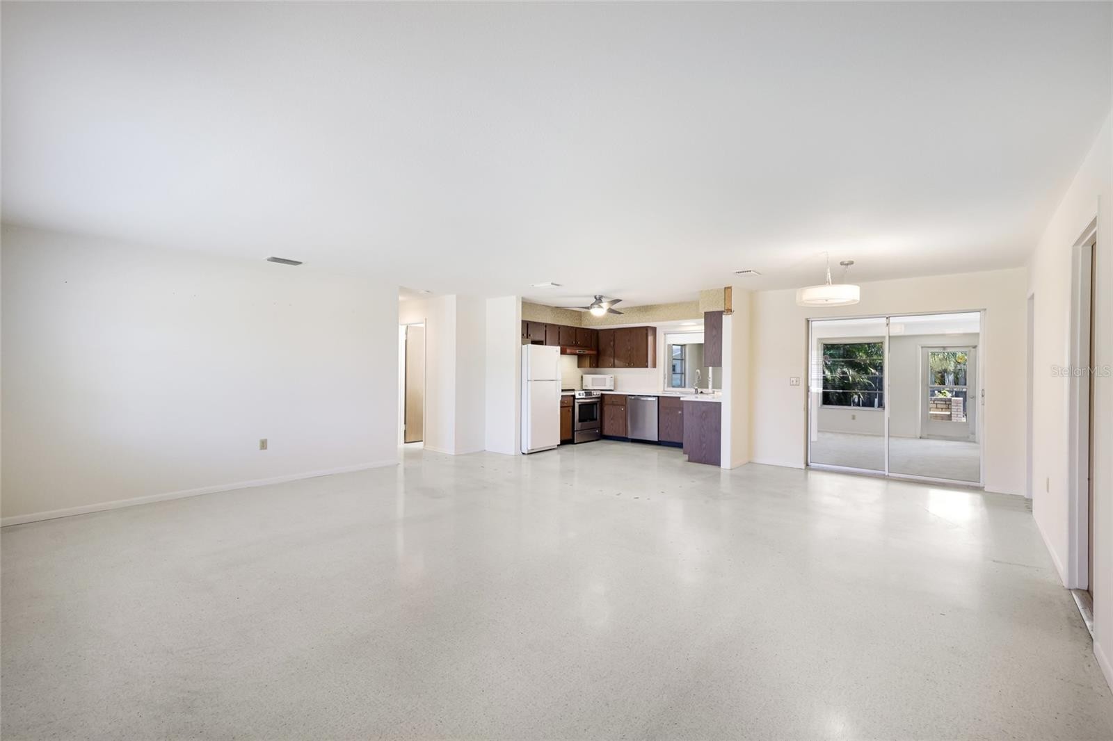 3305 HIGHLAND AVE W