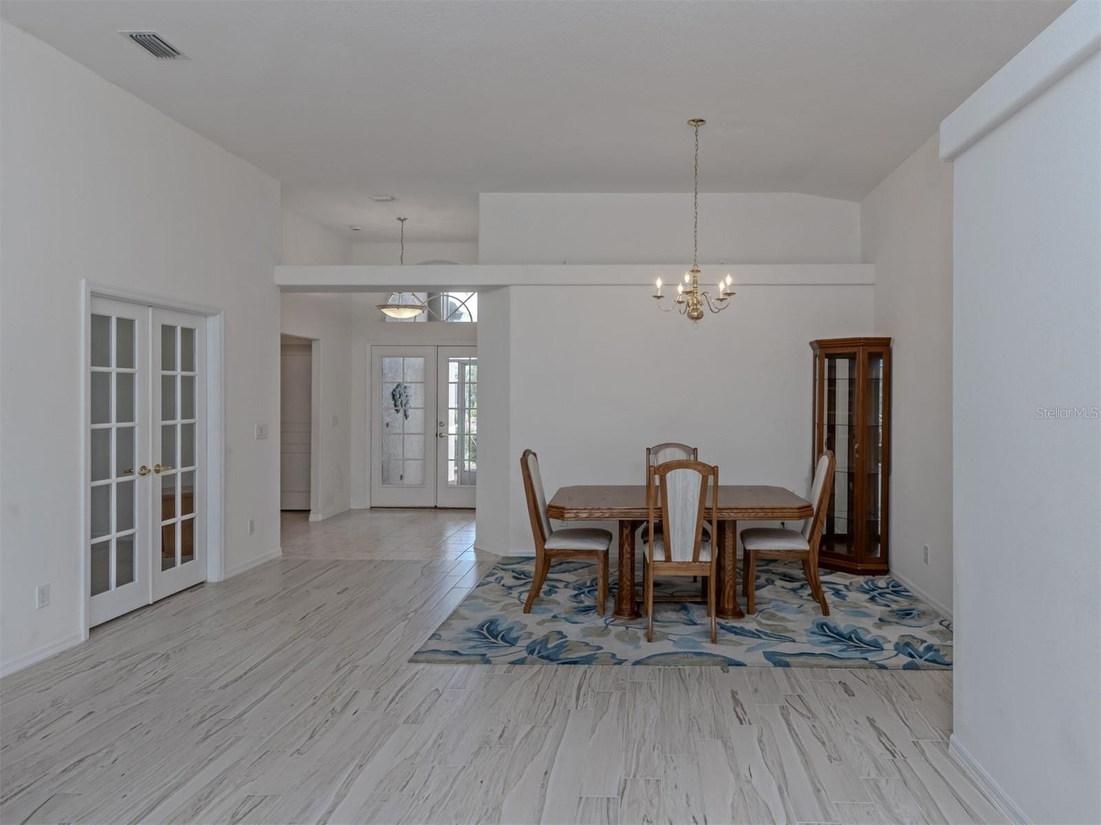304 LANGHOLM DR