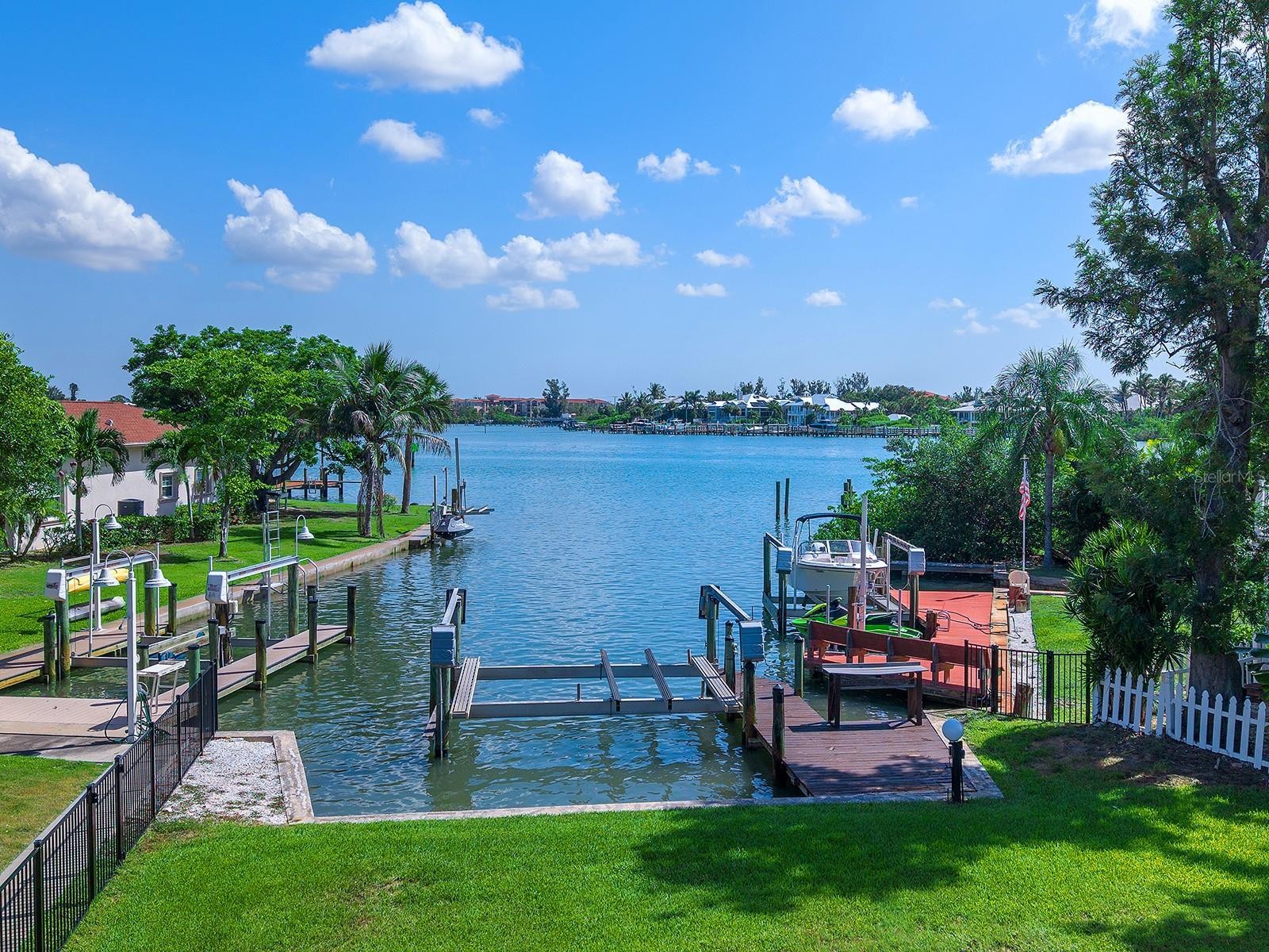396 BAYSHORE DR