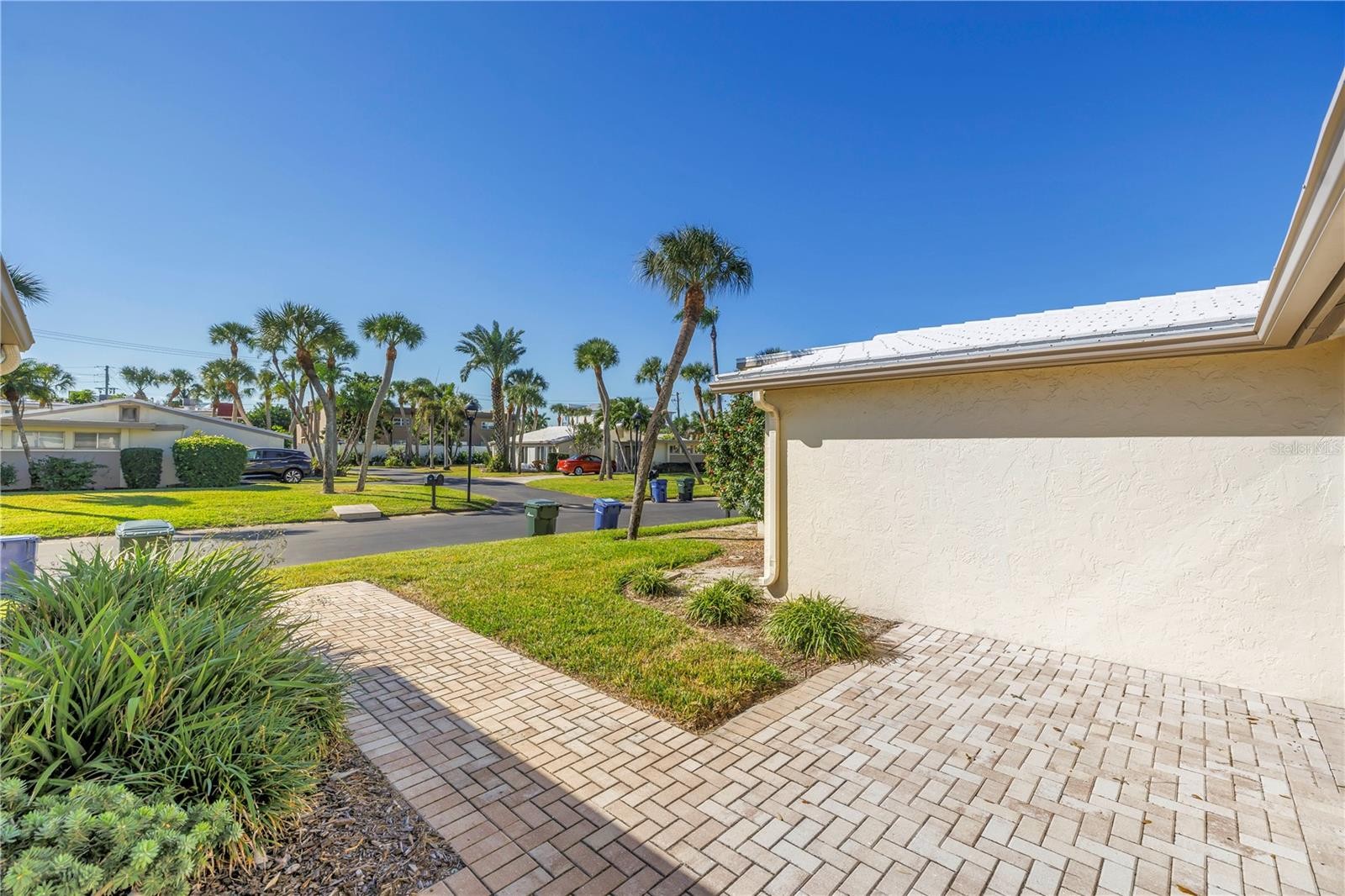 111 WHISPERING SANDS CIR #V38