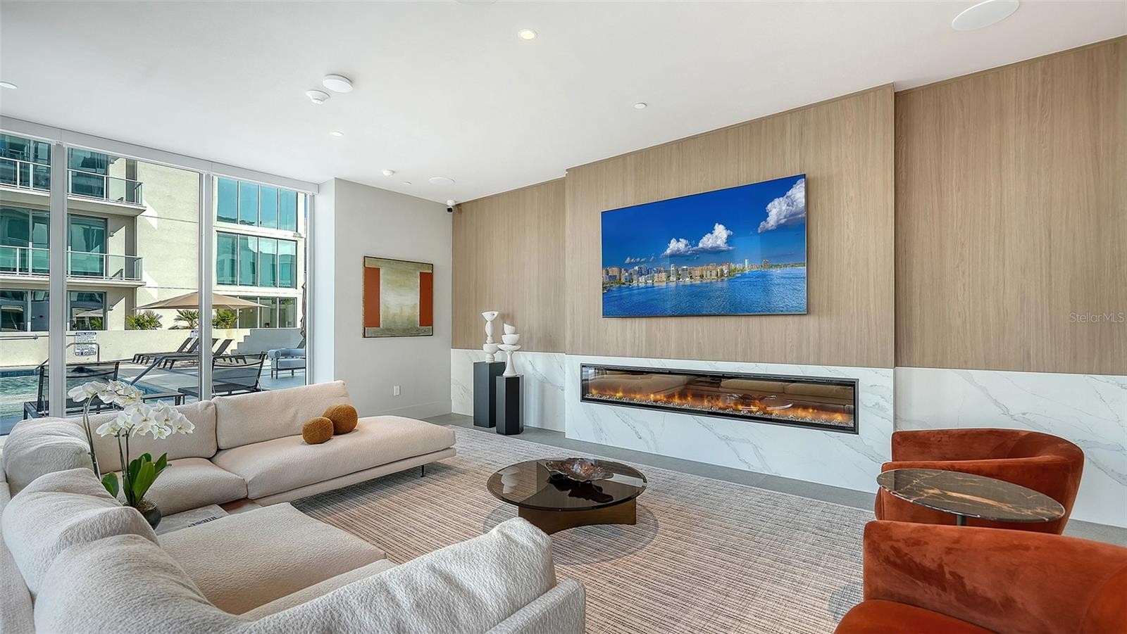 253 GOLDEN GATE PT #303