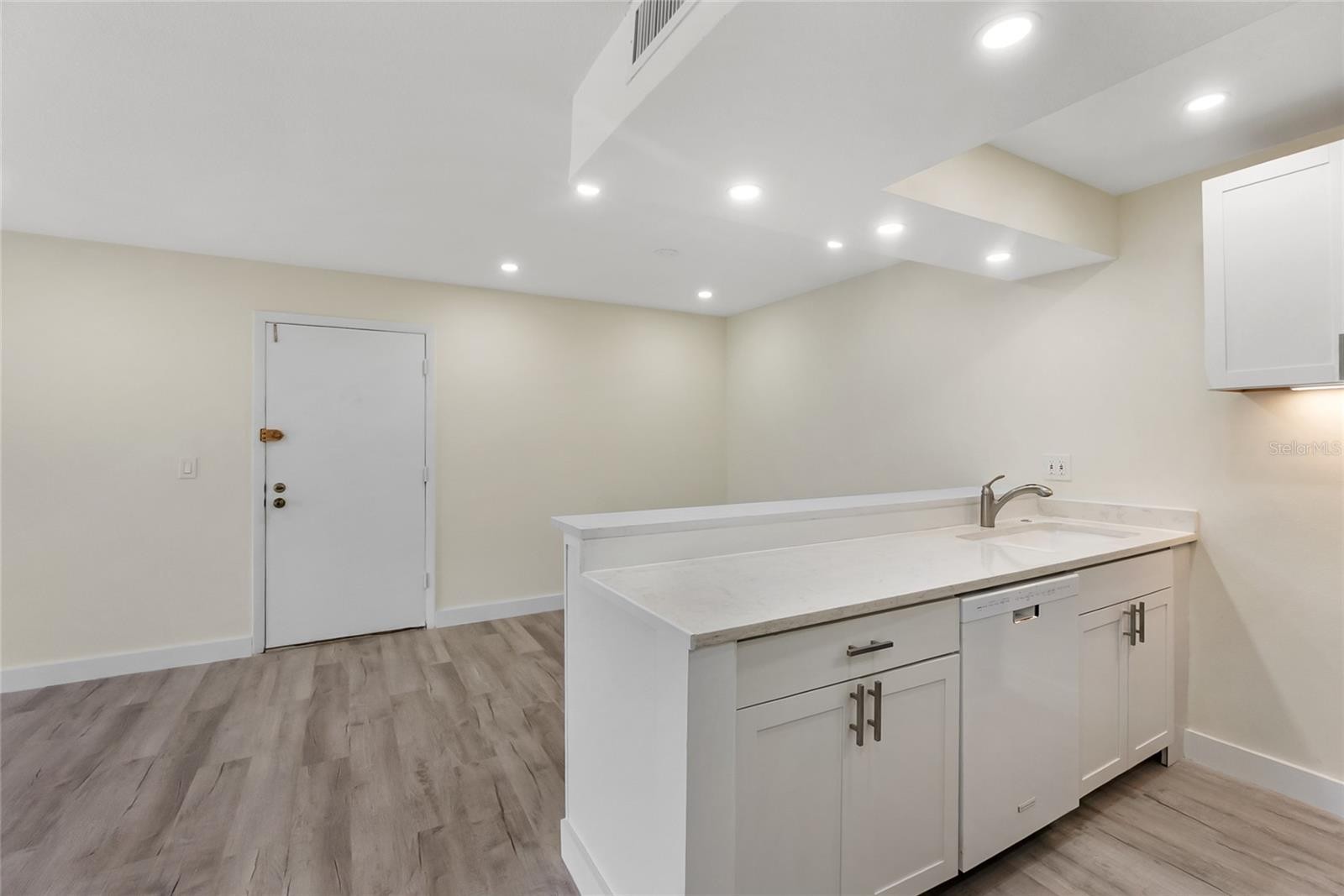 3229 BENEVA RD #203