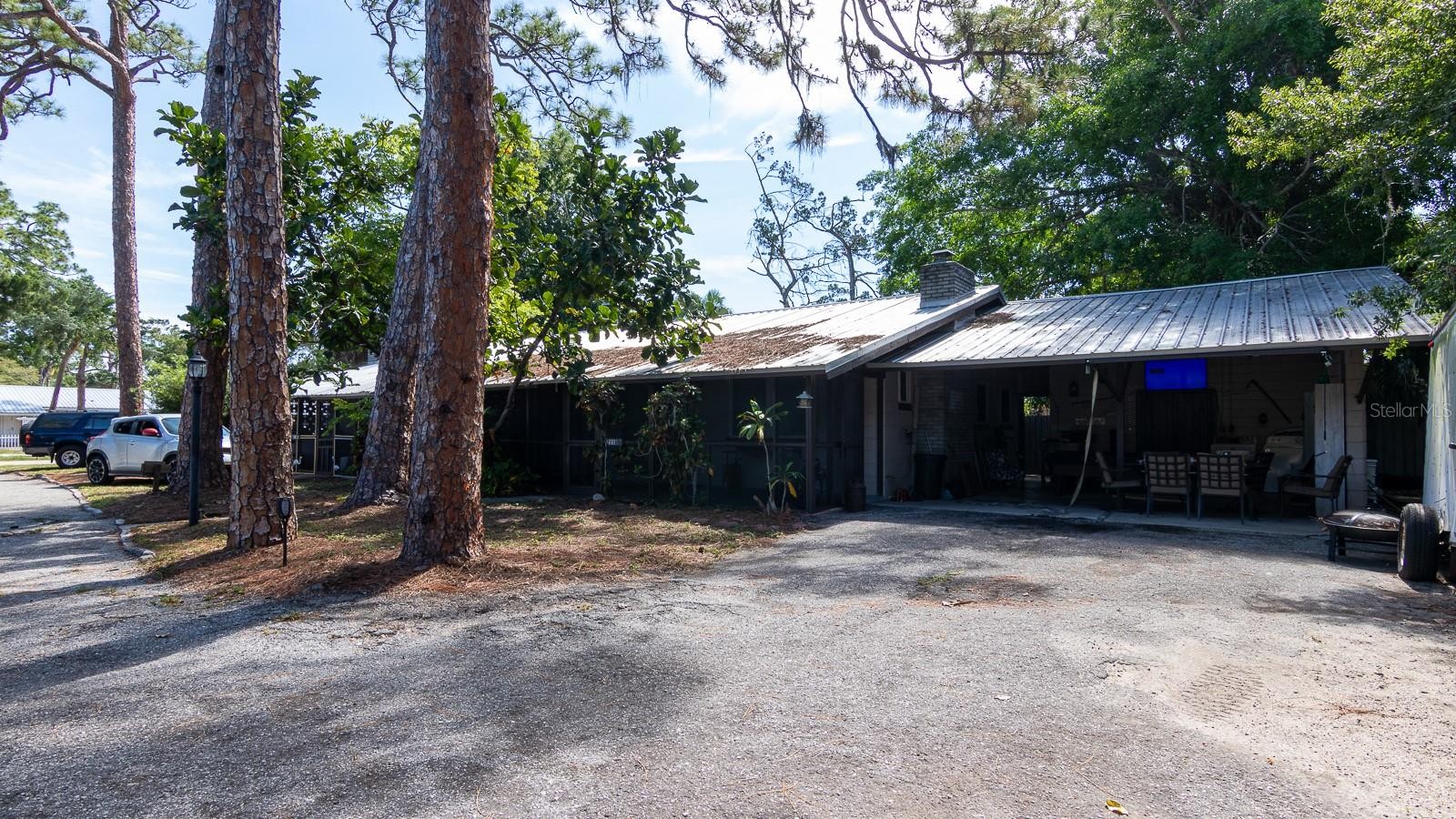 2110 PALM TER