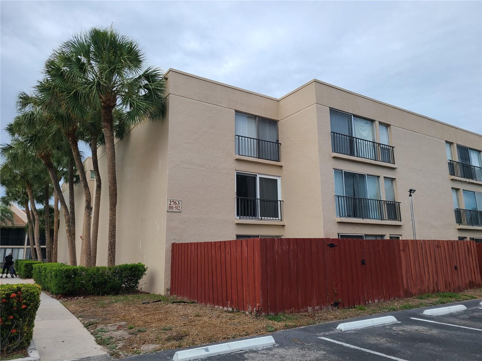 2763 WOODGATE LN #204