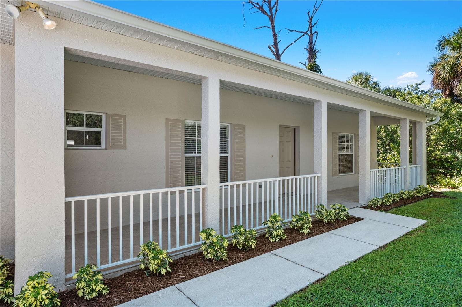 2707 SALLY LN