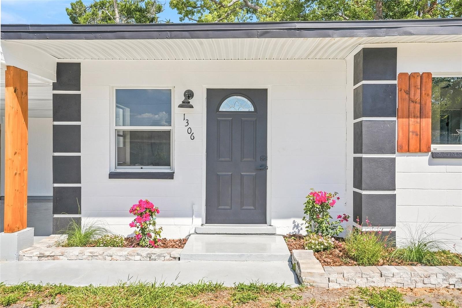 1306 DARTMOUTH DR