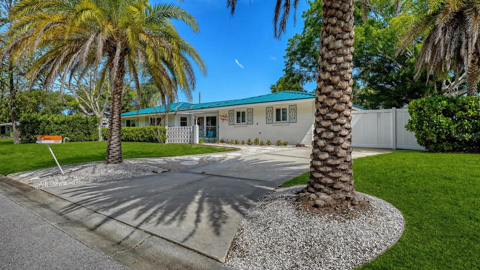 2945 UPPER TANGELO DR