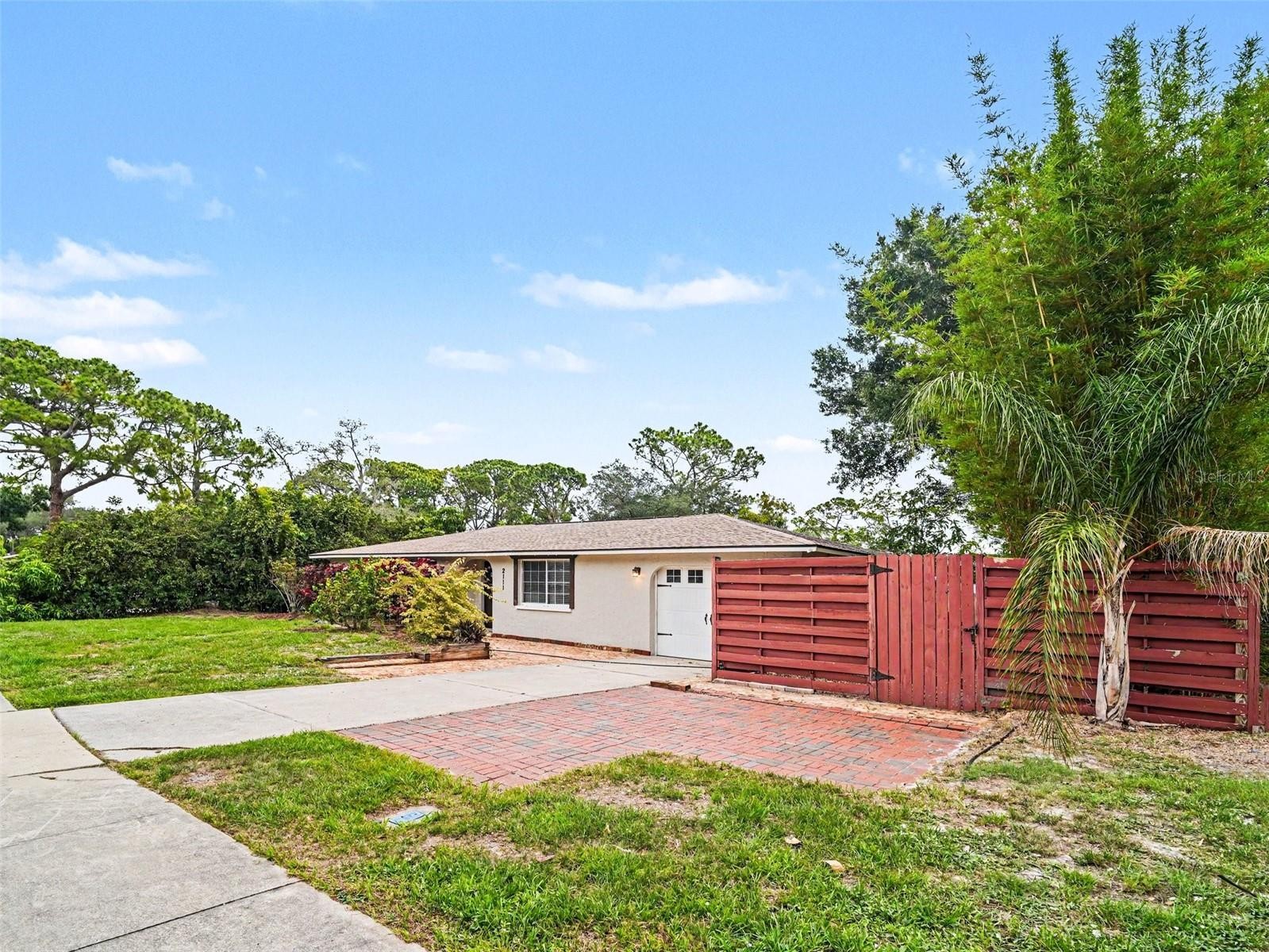 2111 FAIRFIELD AVE
