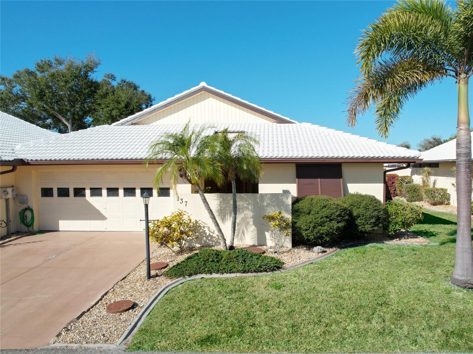137 DRIFTING SANDS DR
