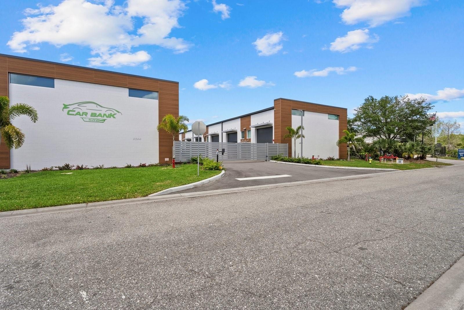 6566 PALMER PARK CIR #1