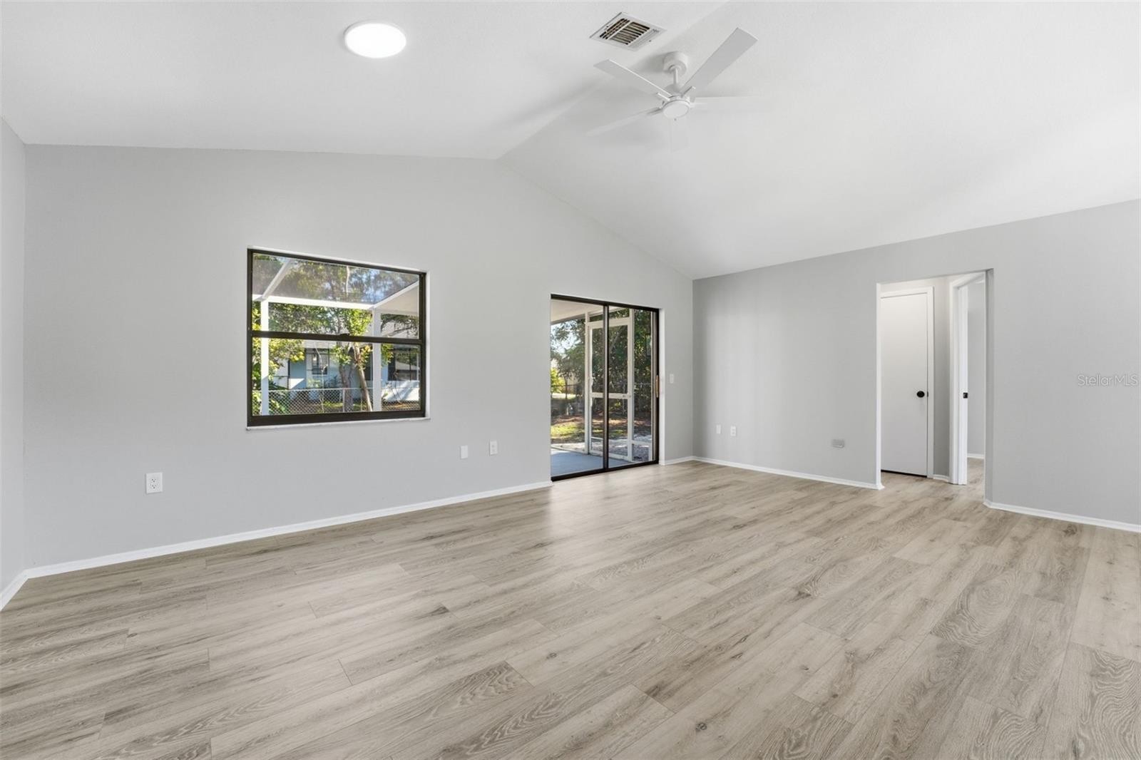 5737 DEER HOLLOW LN W