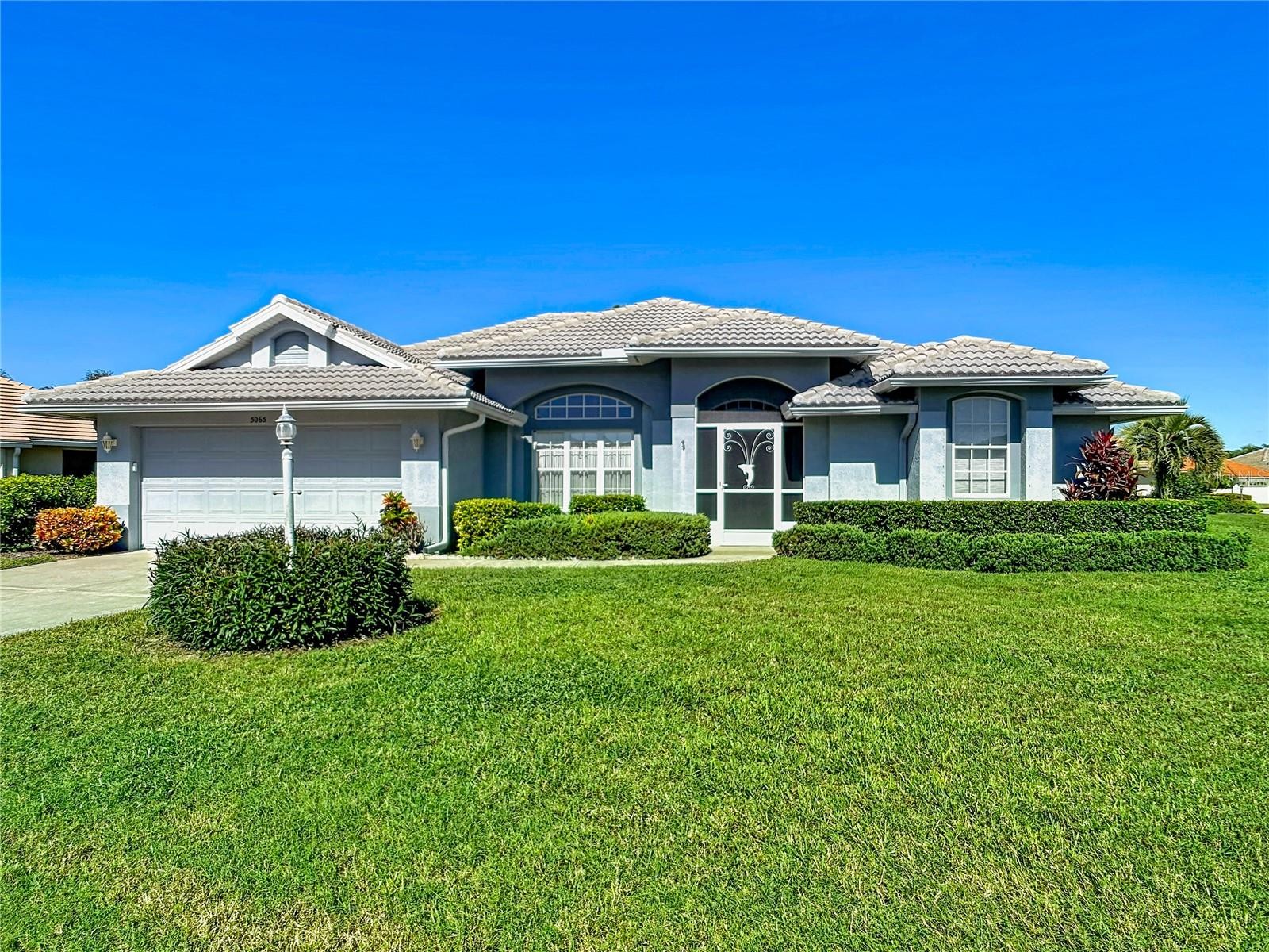 5065 WHITESTONE DR
