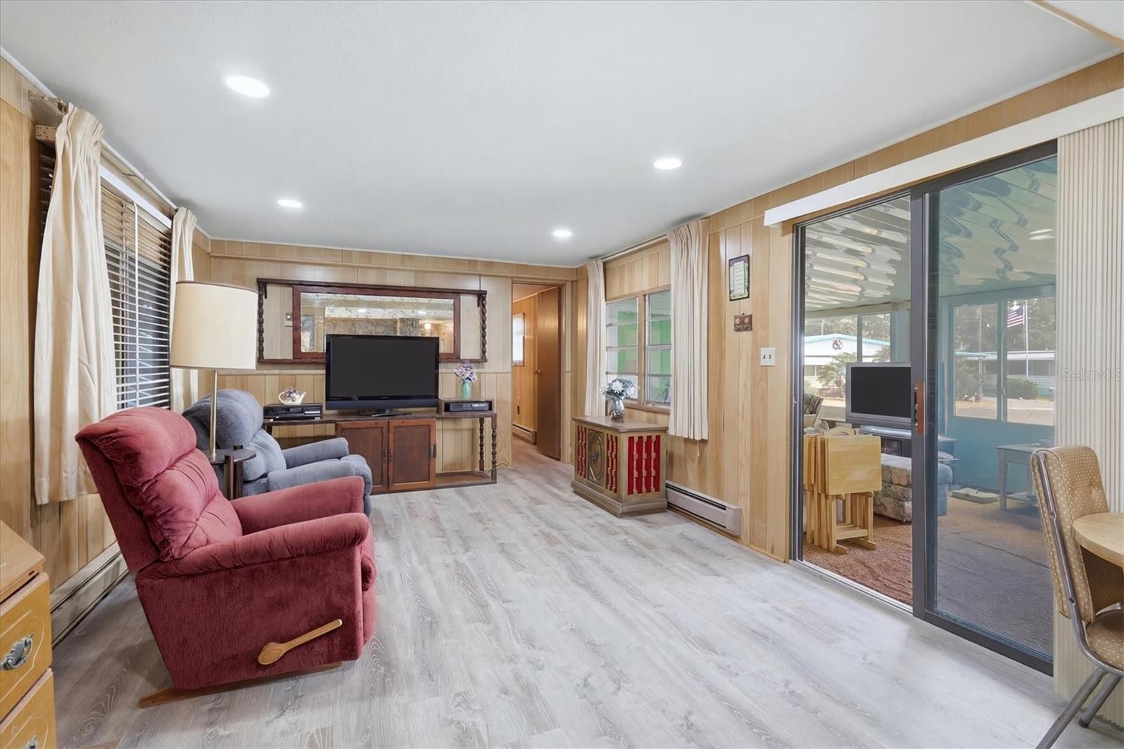 1112 46TH AVENUE DR E