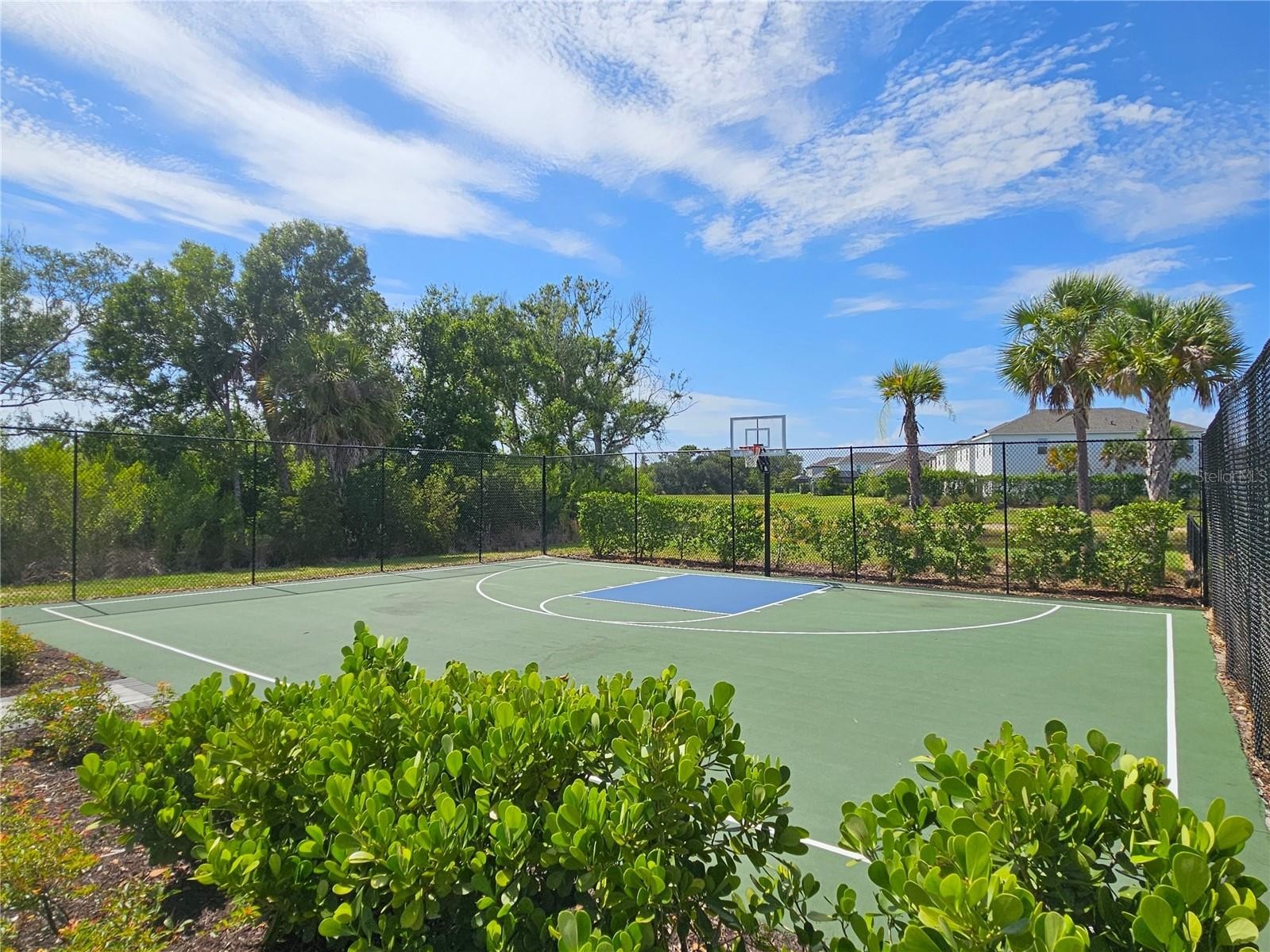 15285 SHADY PALMS LN