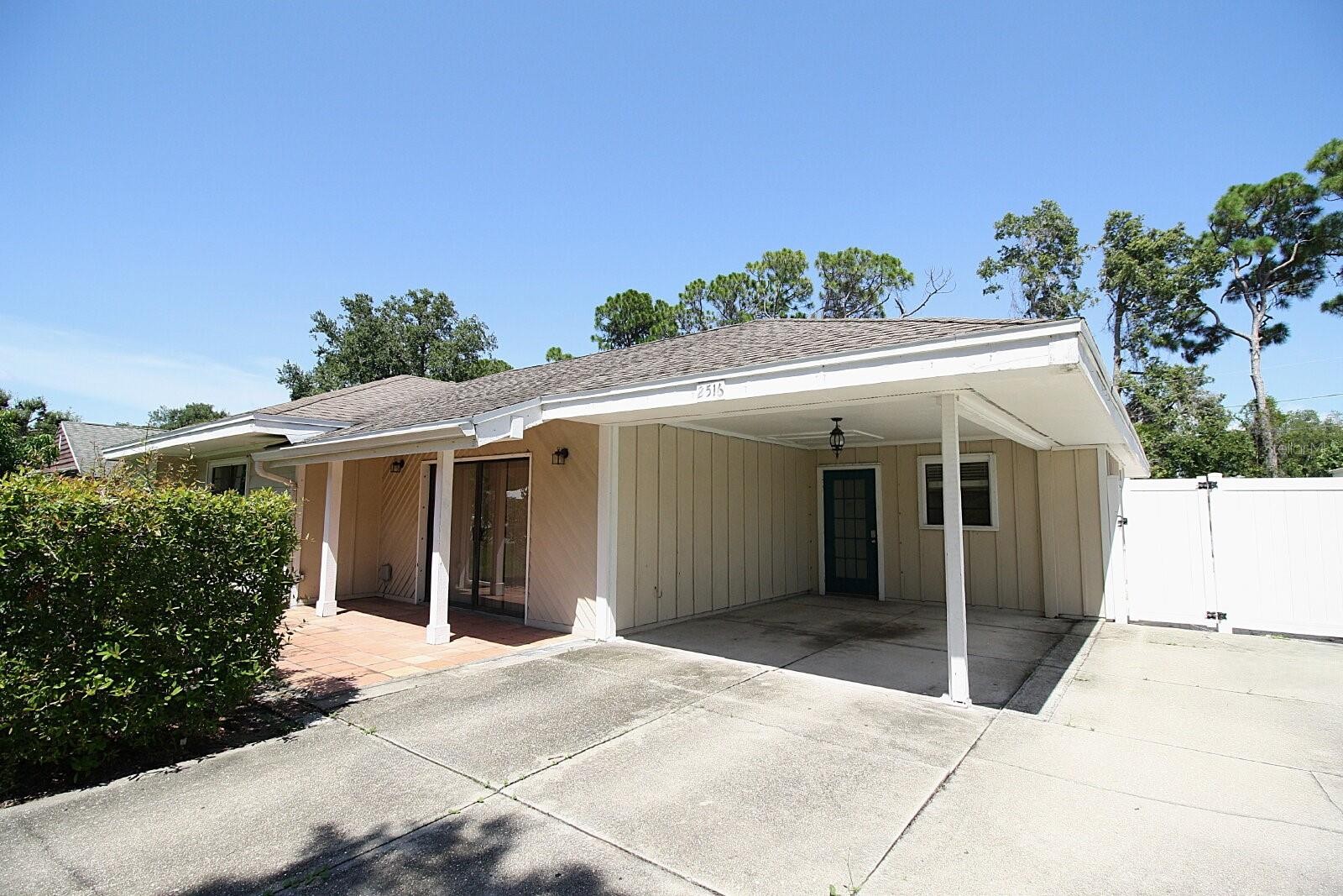 2516 E MILMAR DR