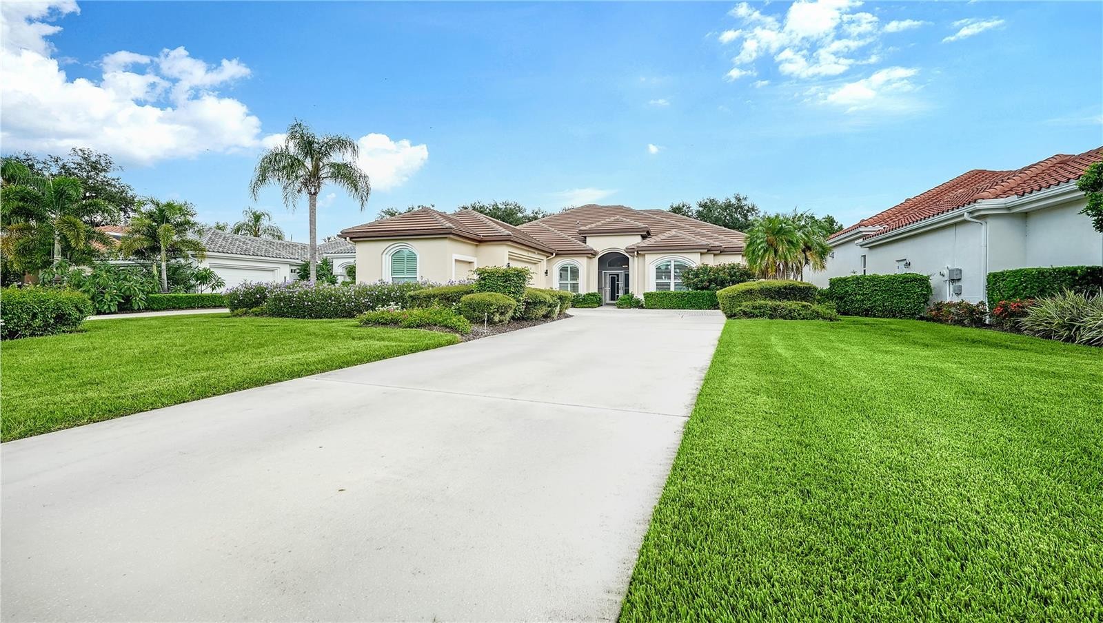 2494 DICK WILSON DR