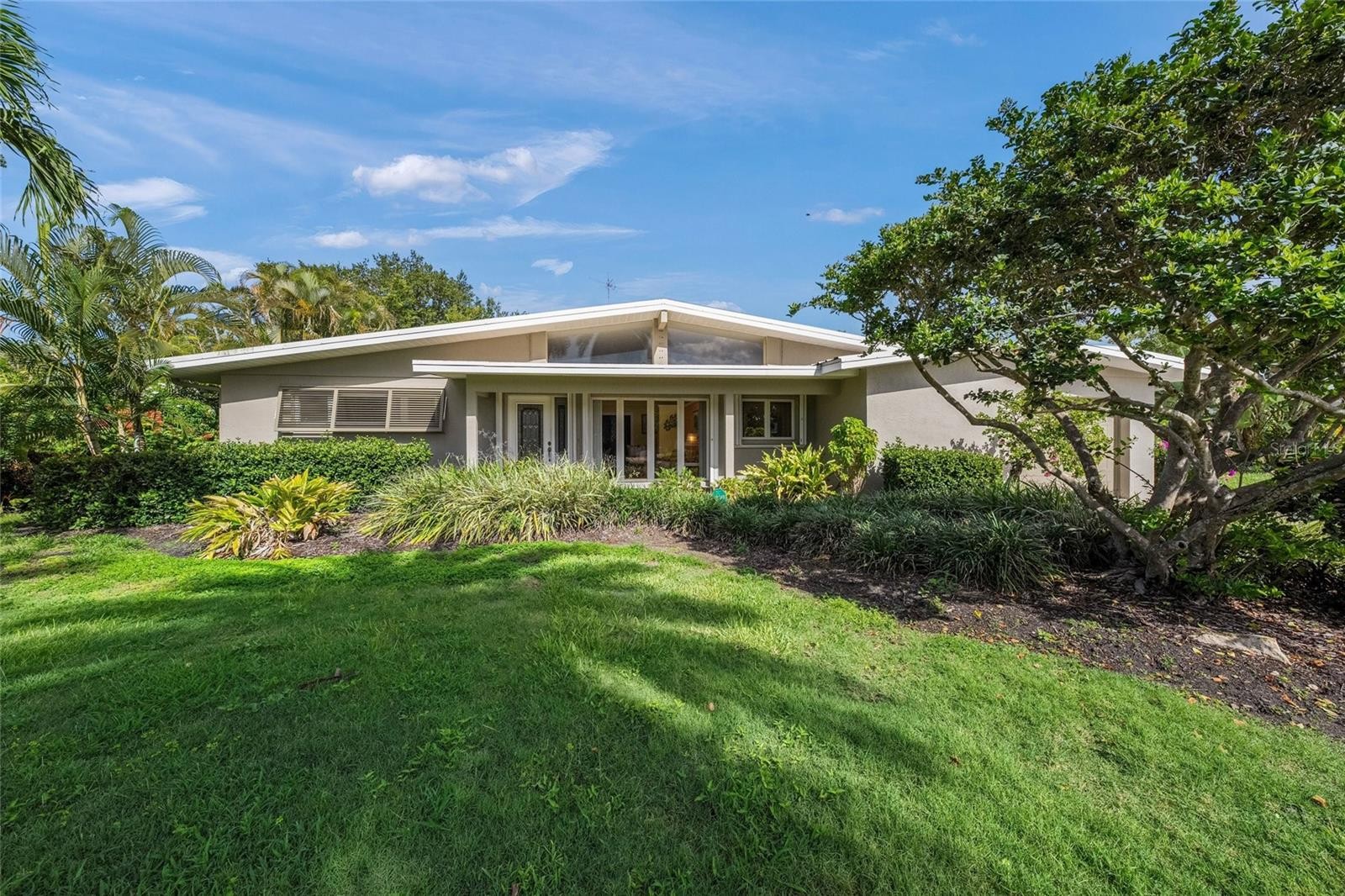 7616 COVE TER