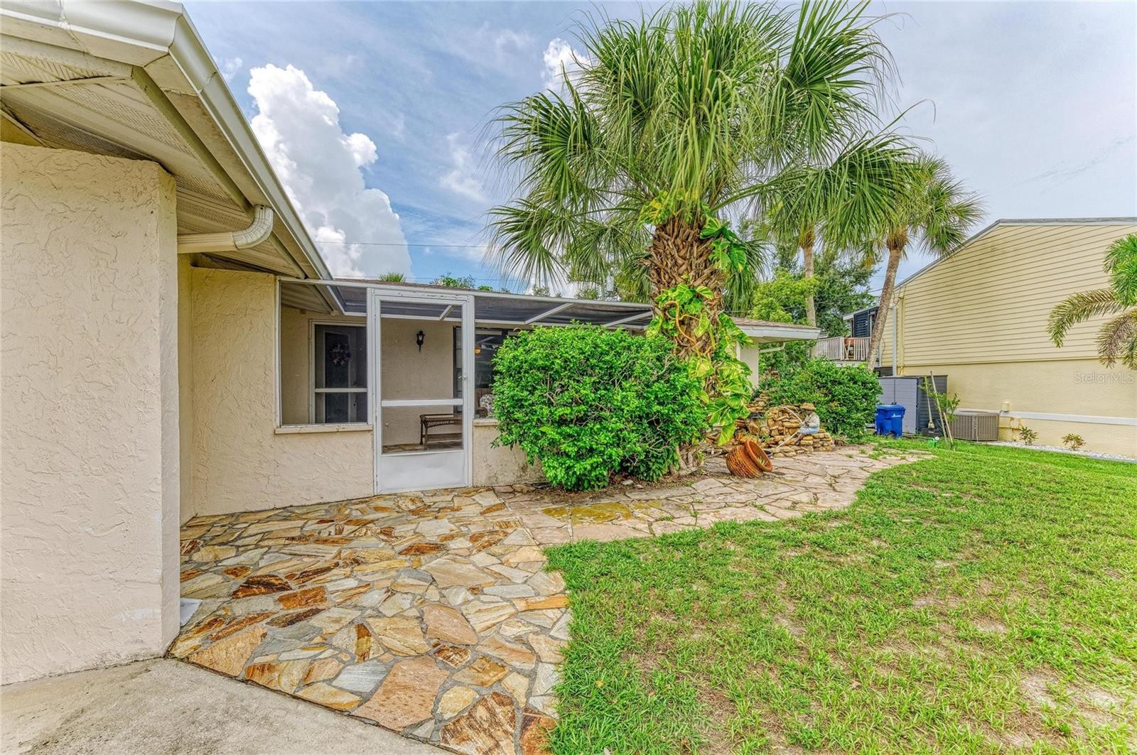 523 CASAS BONITAS DR