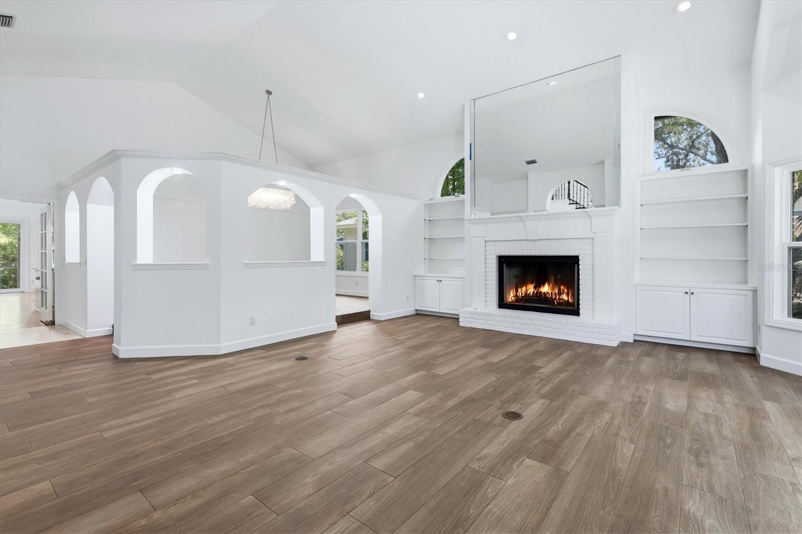 1351 DIXIE LEE LN