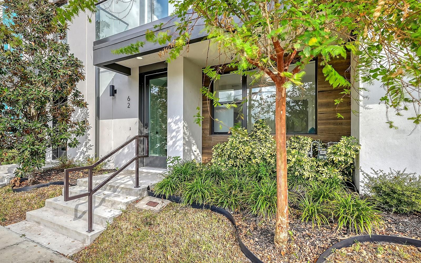 62 AUDUBON PL