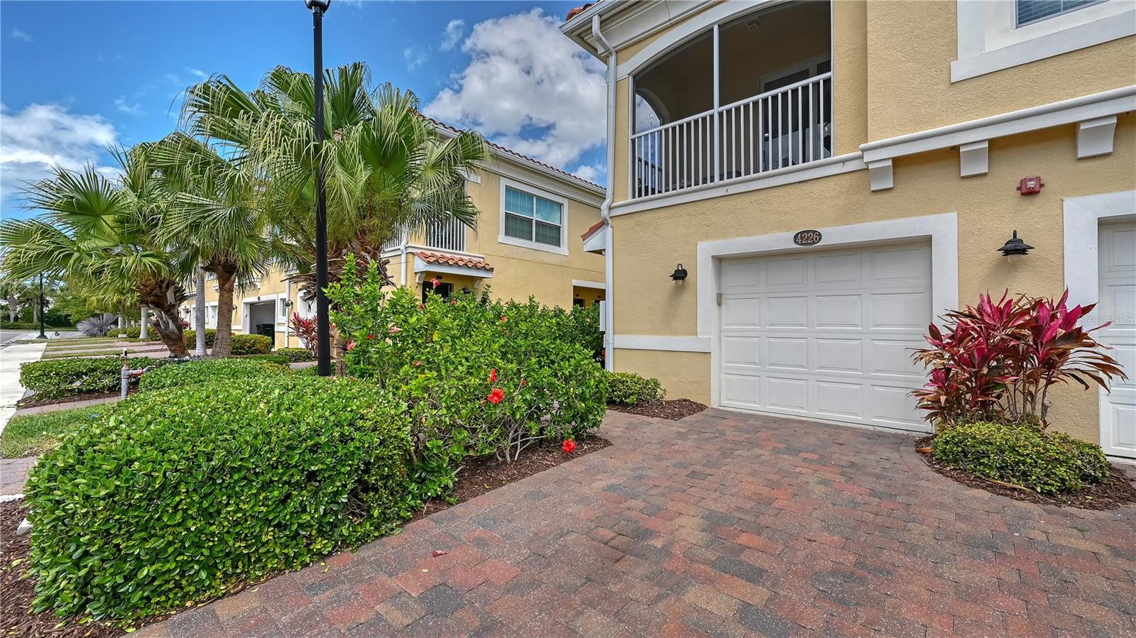 4226 FRONTIER LN #103