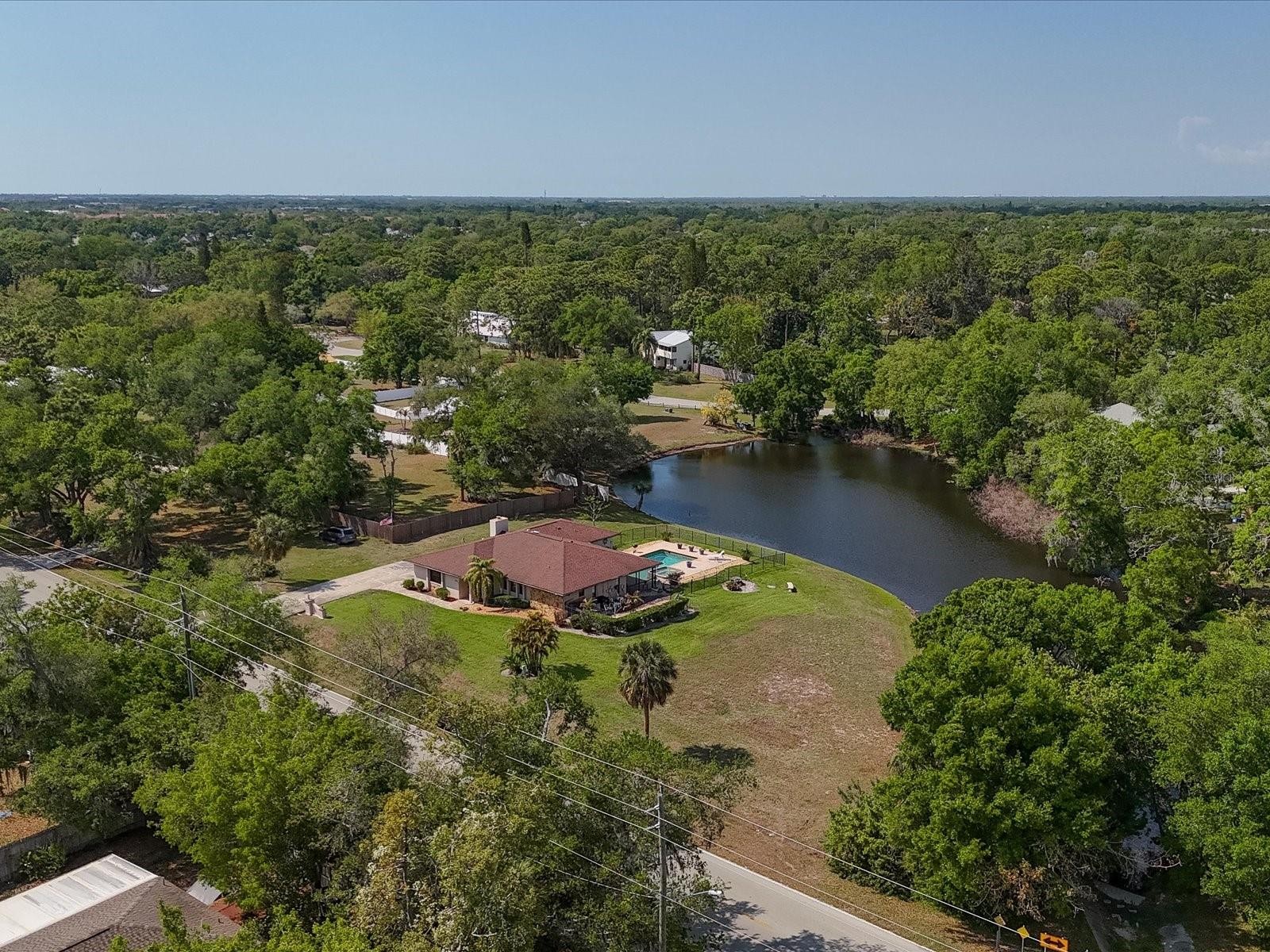 3927 DESOTO RD
