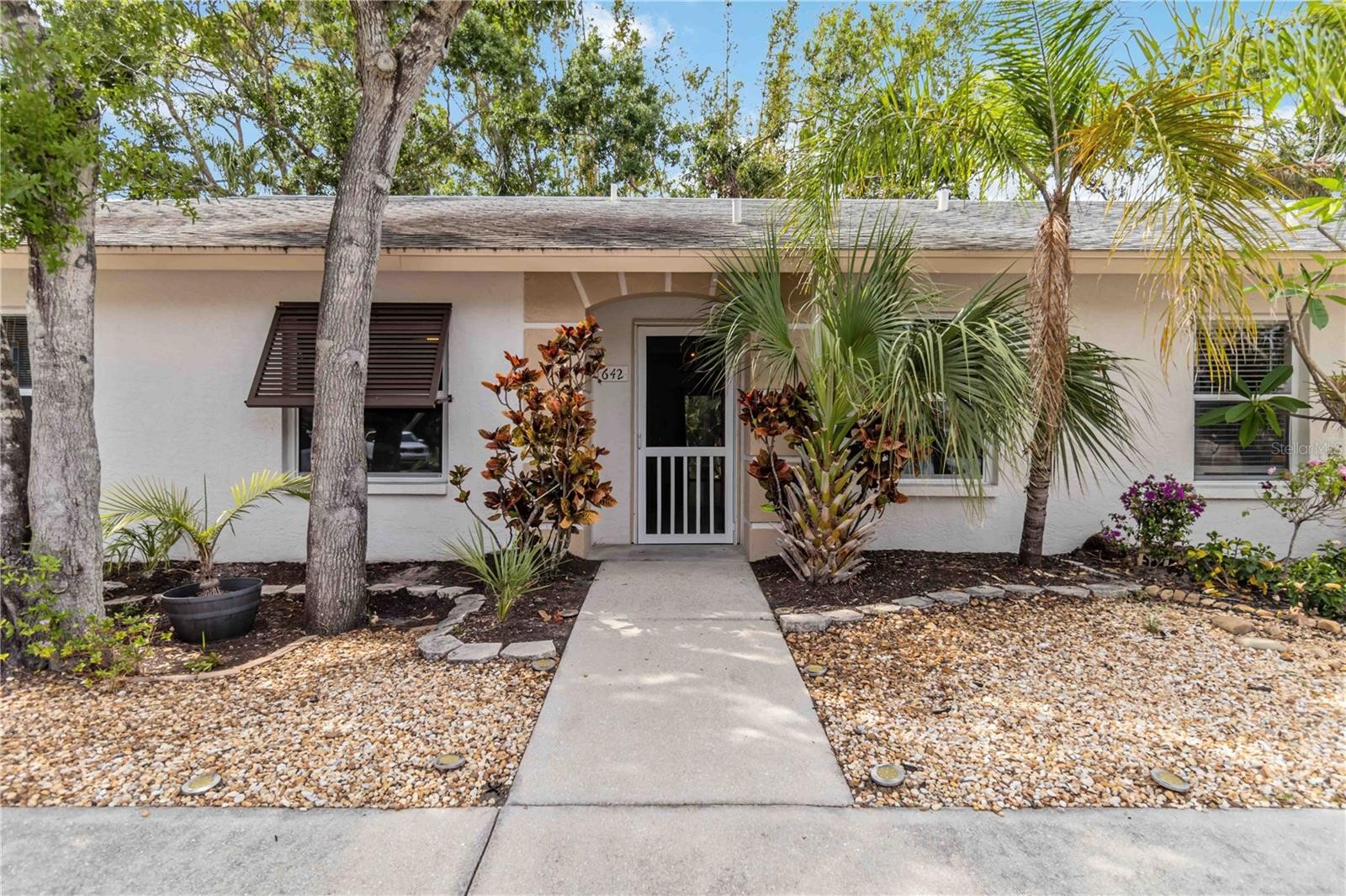 642 N JEFFERSON AVE #13