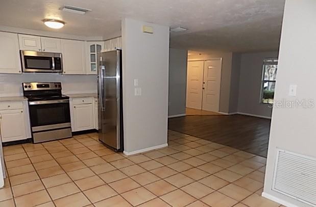 2173 FIESTA DR