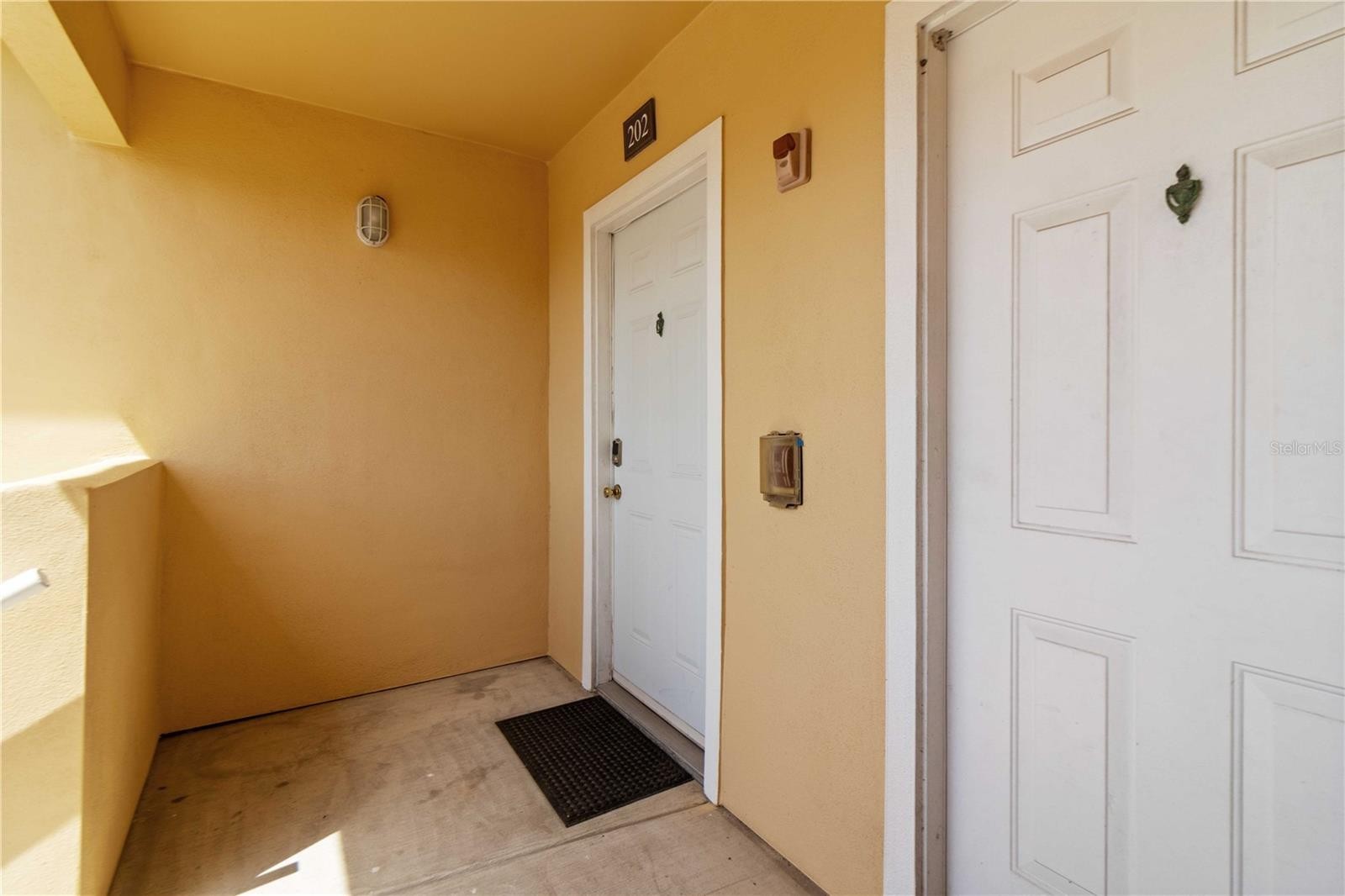 1020 VILLAGIO CIR #202