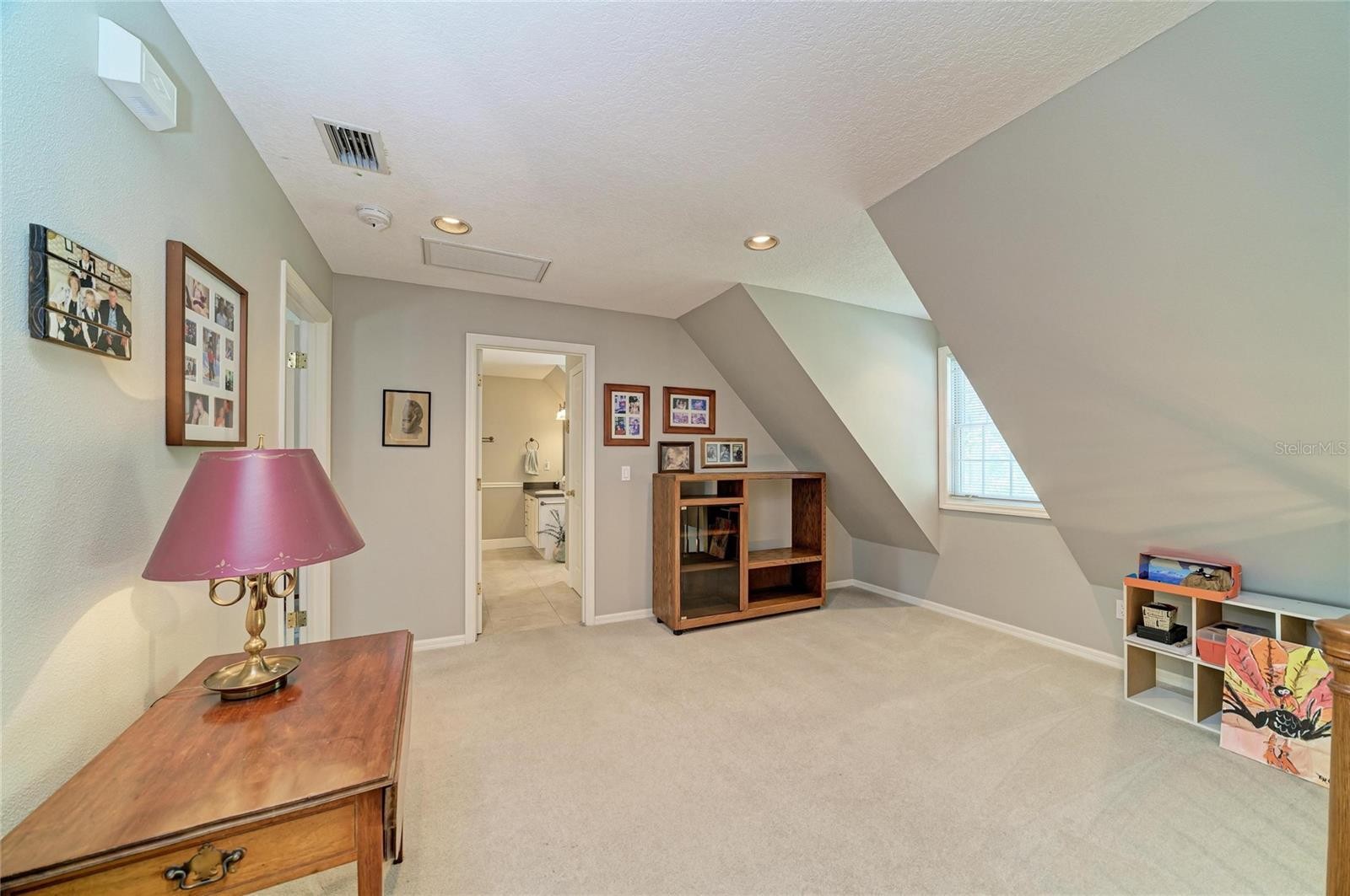 3706 AVENIDA MADERA