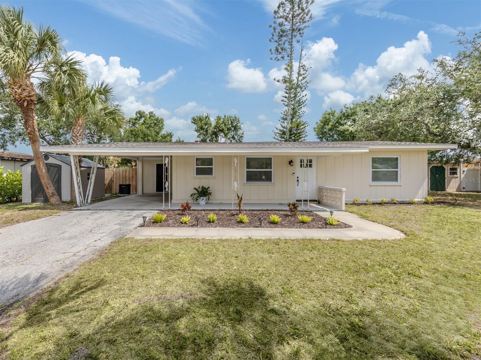 929 CYPRESS AVE