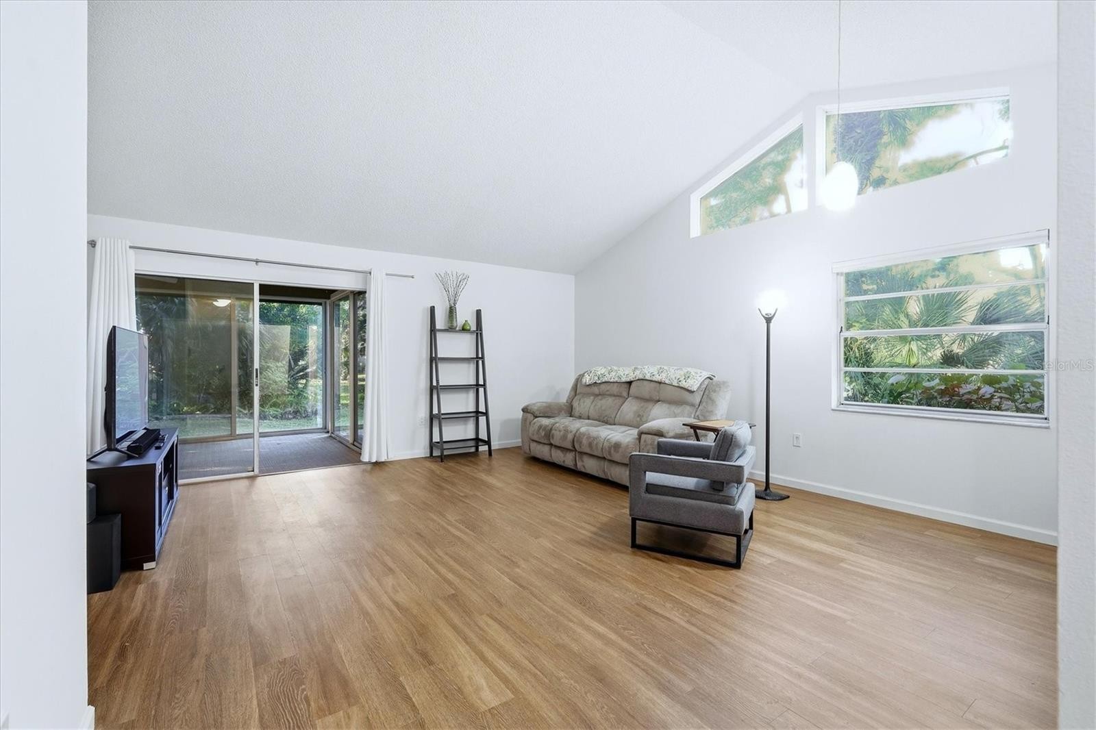 4819 VILLAGE GARDENS DR #110