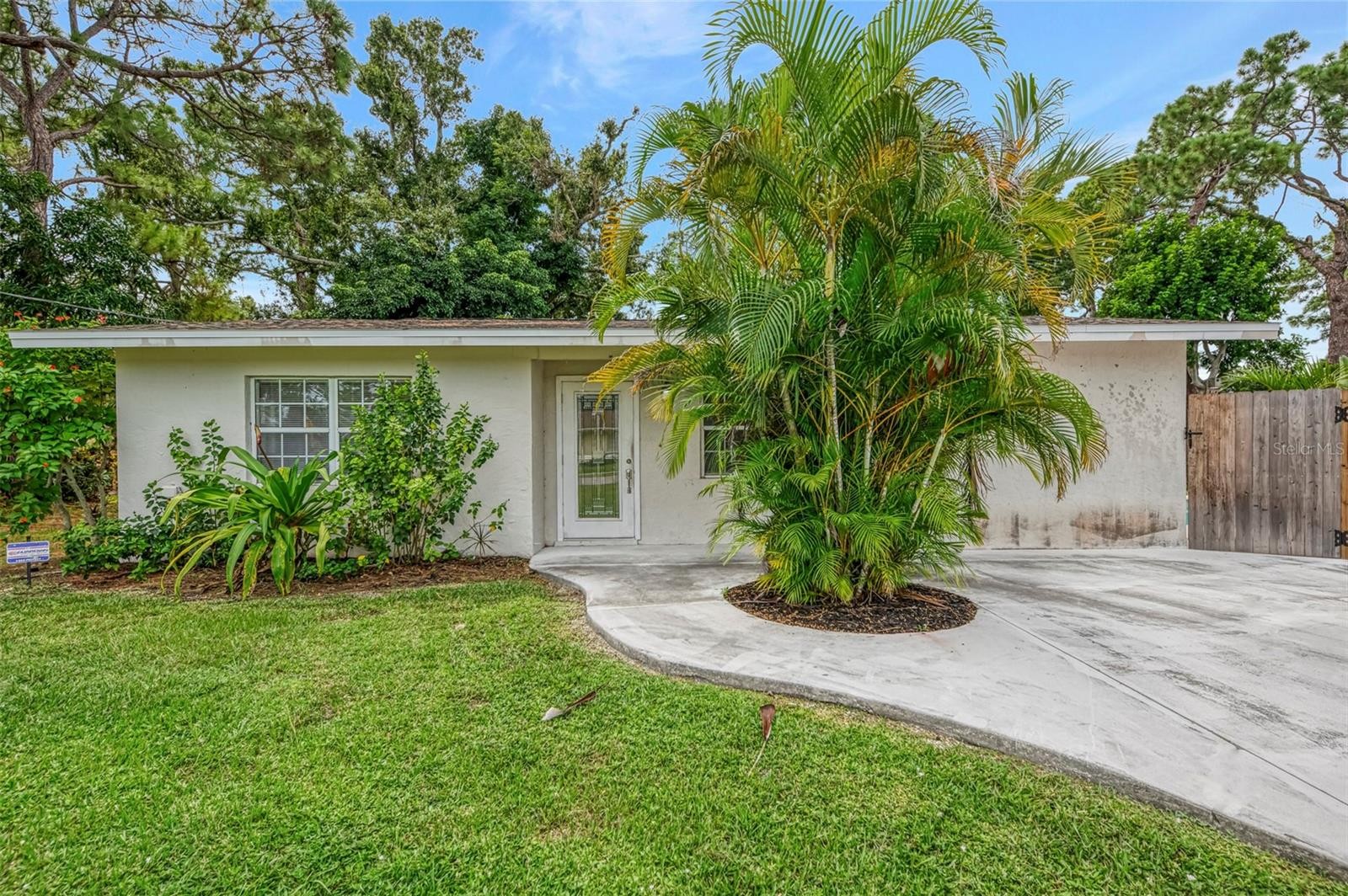 2136 BRUECKNER DR