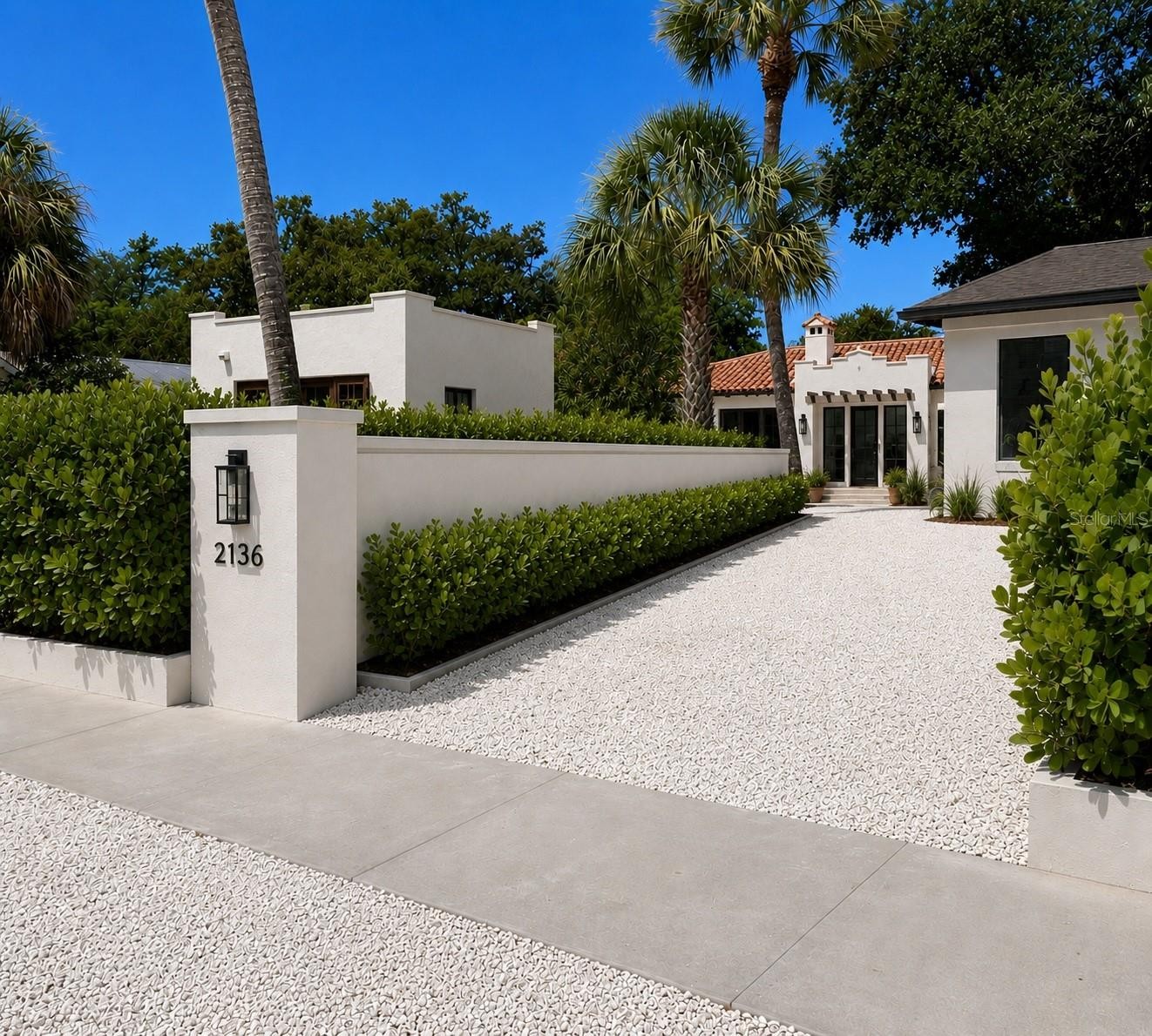 1041 INDIAN BEACH DR