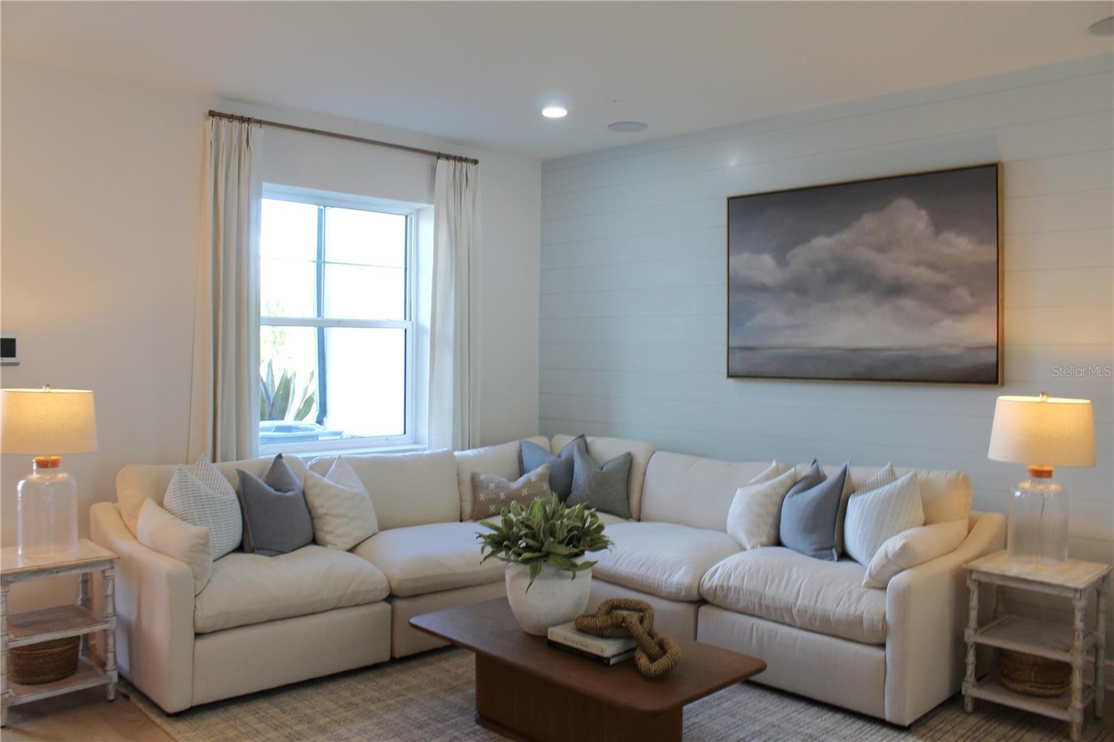 17736 BROADLEAF LOOP