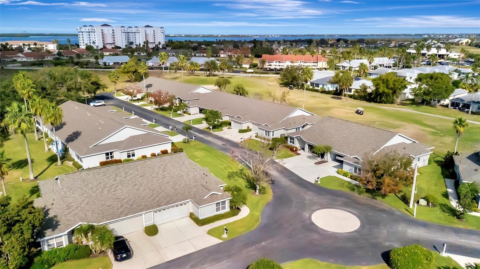 1612 FAIRWAY OAKS DR