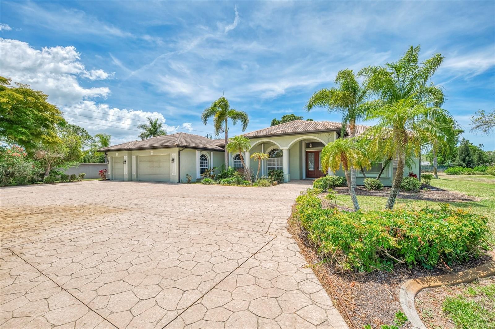 900 PARK PLACE DR