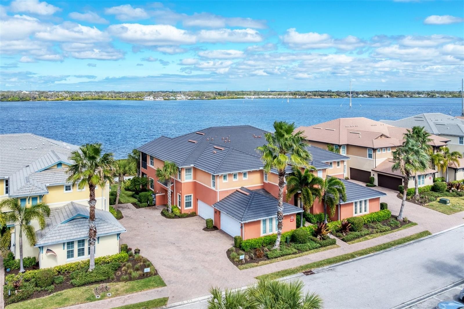 1266 RIVERSCAPE ST #A