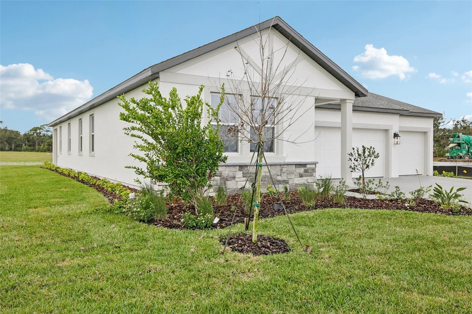 10049 HIDDEN HAMMOCK LOOP