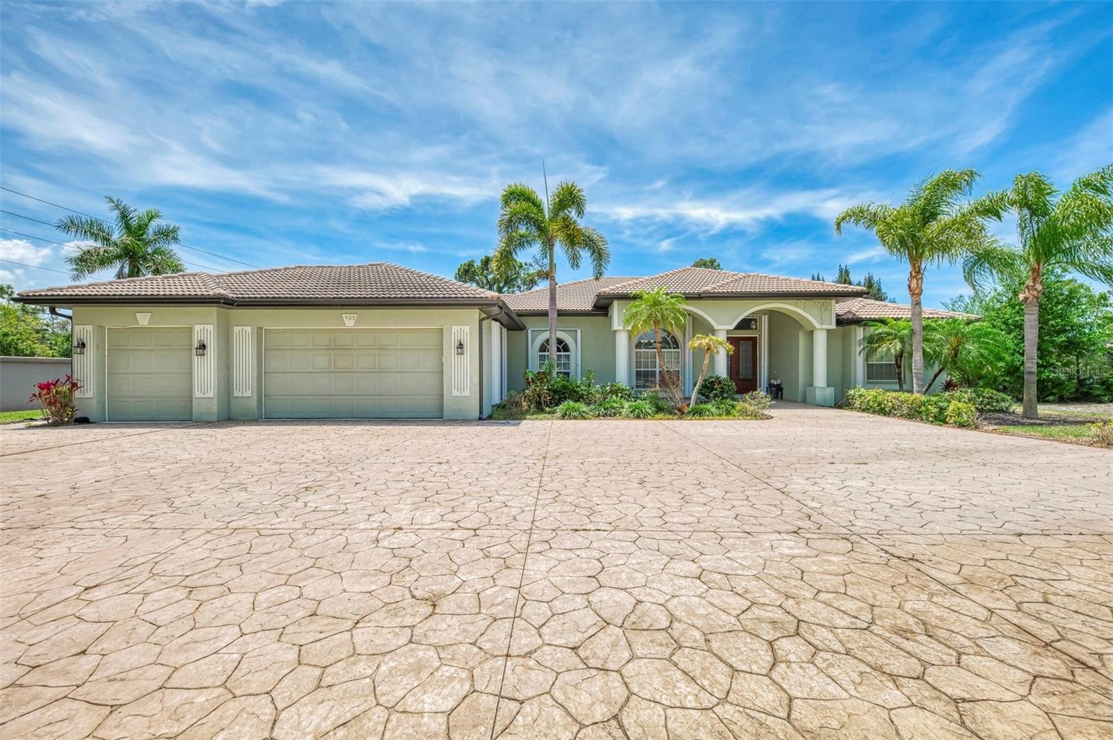 900 PARK PLACE DR