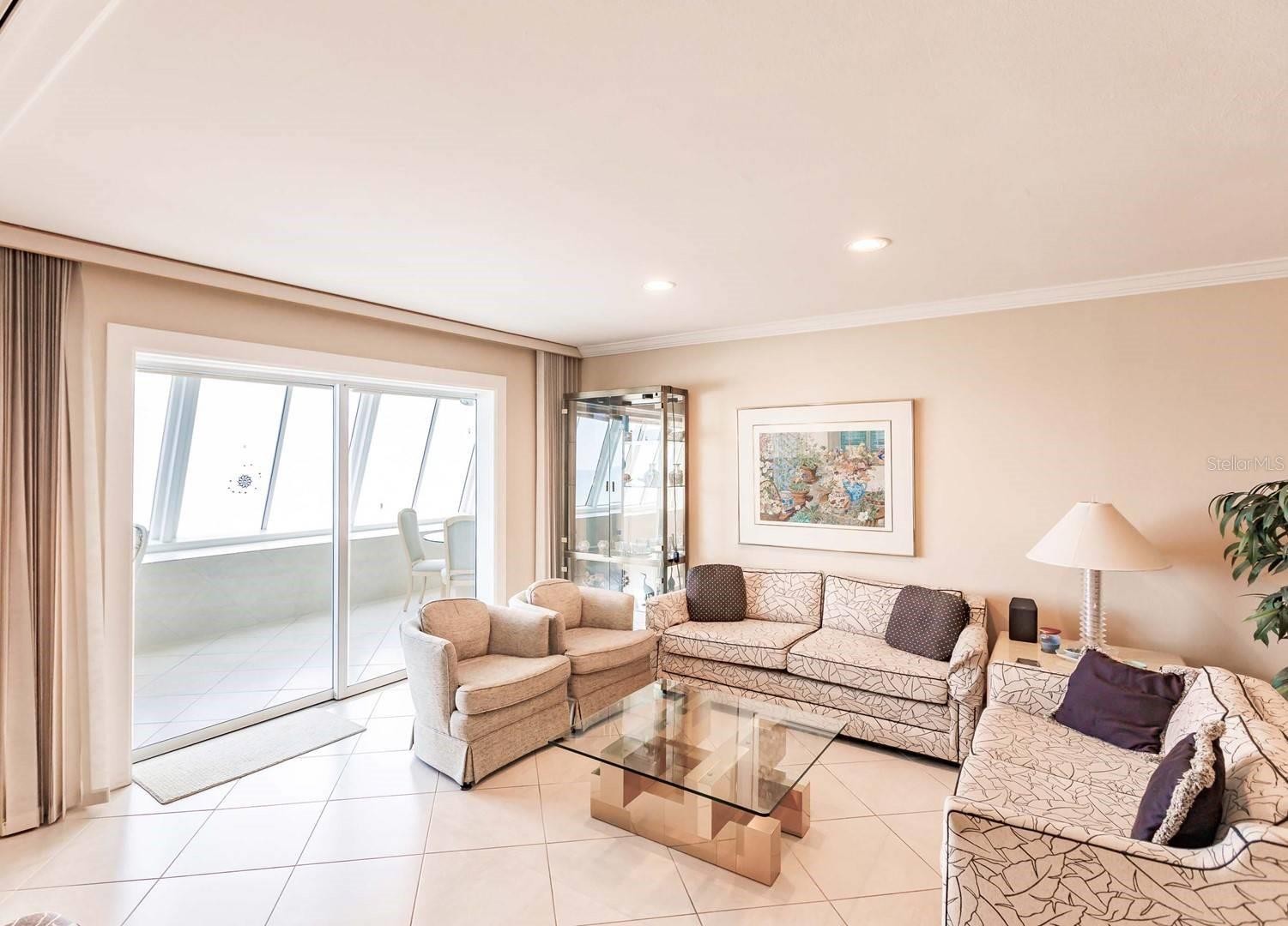 1055 W PEPPERTREE DR #802AA