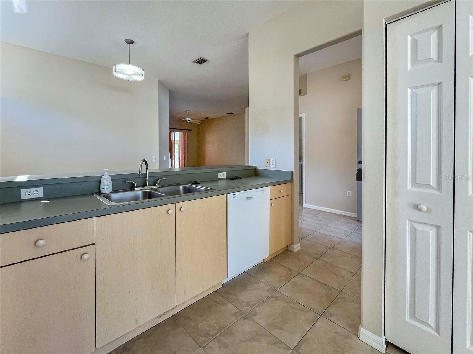 1782 SUMMER BREEZE WAY