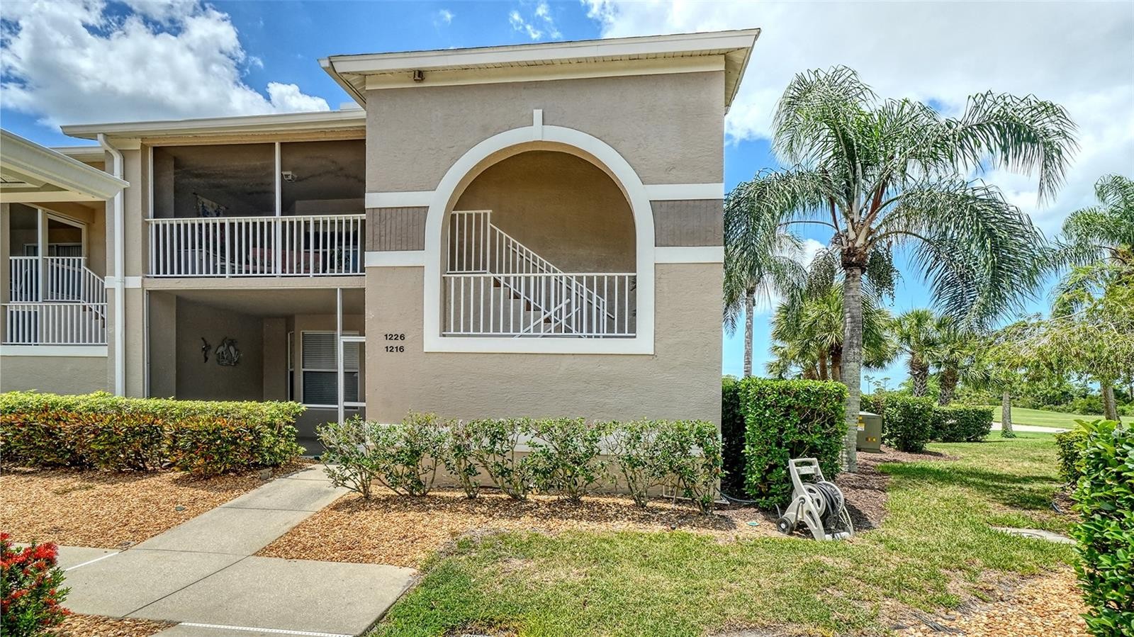 9641 CASTLE POINT DR #1226